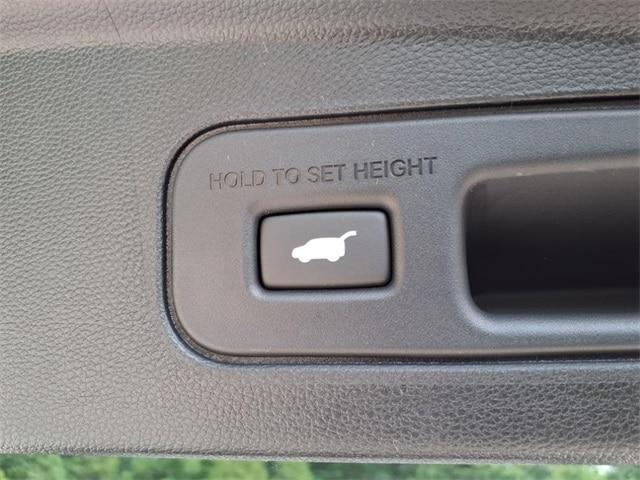 Photo of 2026 White Acura MDX