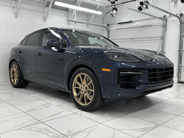 Photo of 2025 Algarve Blue Metallic Porsche Cayenne