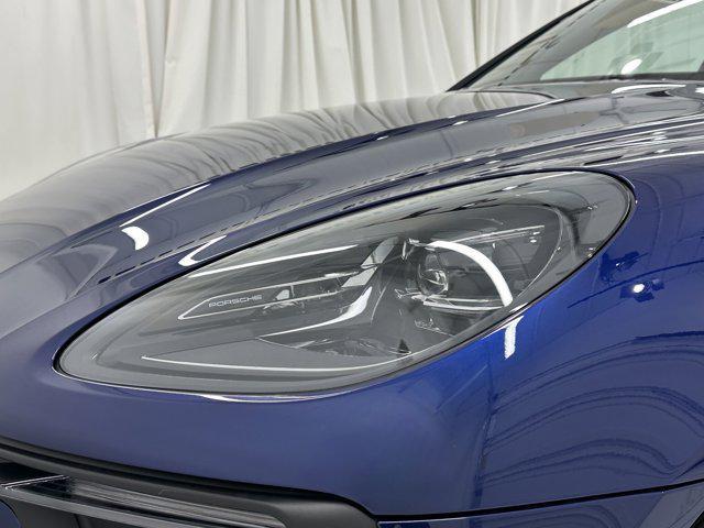 Photo of 2025 Gentian Blue Metallic Porsche Macan