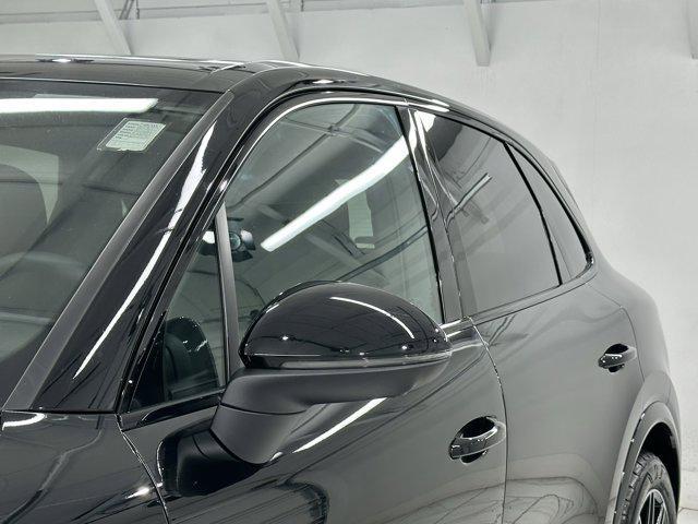Photo of 2025 Chromite Black Metallic Porsche Cayenne