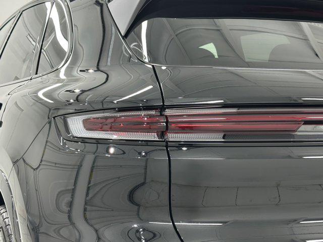 Photo of 2025 Chromite Black Metallic Porsche Cayenne