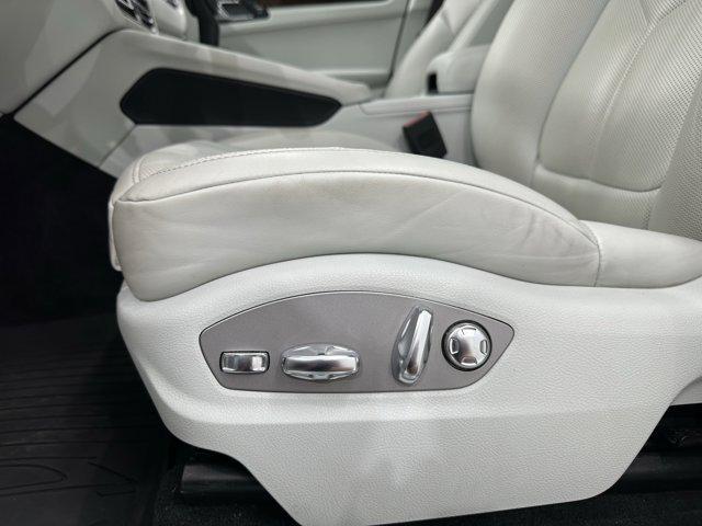 Photo of 2022 Carrara White Metallic Porsche Macan