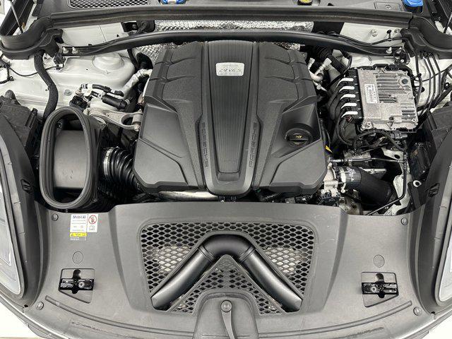 Photo of 2022 Carrara White Metallic Porsche Macan