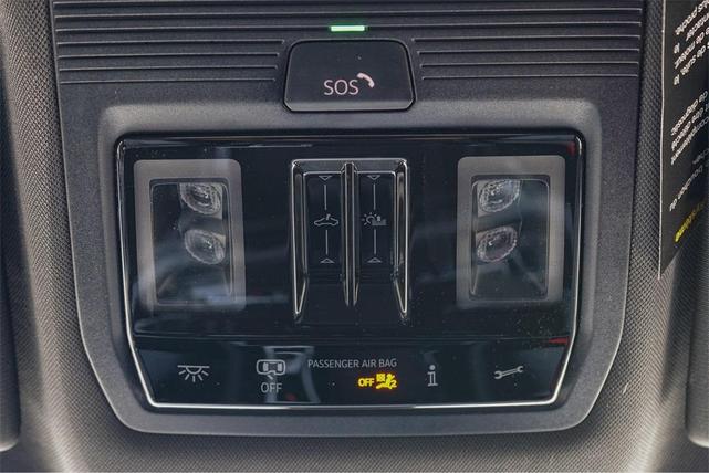 Photo of 2025 Opal White Pearl Effect Volkswagen Atlas Cross Sport