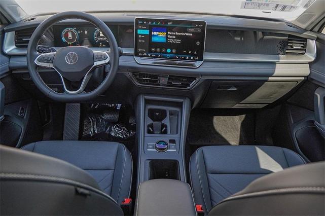Photo of 2025 Pure White Volkswagen Tiguan