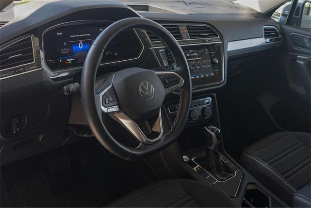 Photo of 2024 Pyrite Silver Metallic Volkswagen Tiguan