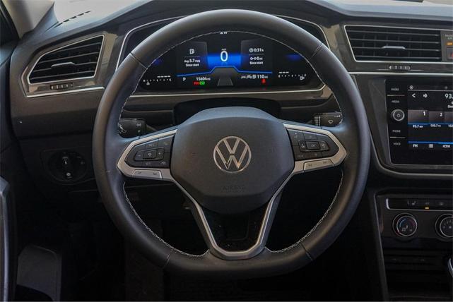 Photo of 2024 Pyrite Silver Metallic Volkswagen Tiguan