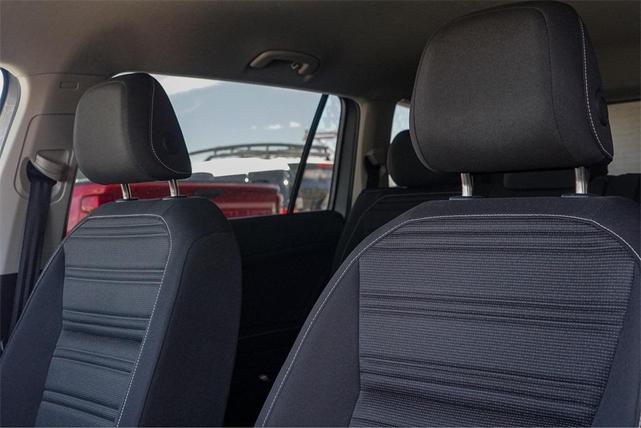 Photo of 2024 Pyrite Silver Metallic Volkswagen Tiguan