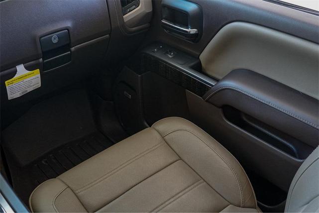 Photo of 2016 White Frost Tri-Coat GMC Sierra 1500