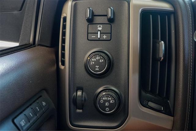 Photo of 2016 White Frost Tri-Coat GMC Sierra 1500