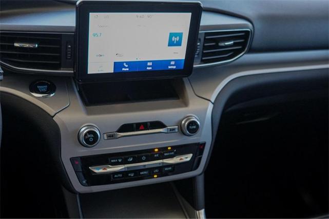 Photo of 2024 Gray Metallic Ford Explorer