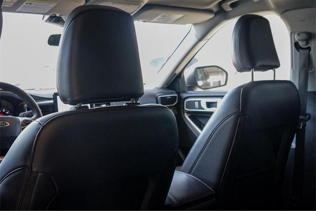 Photo of 2024 Gray Metallic Ford Explorer
