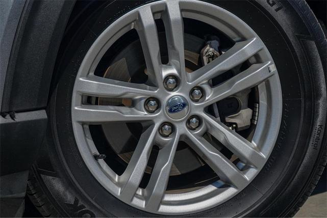 Photo of 2024 Gray Metallic Ford Explorer