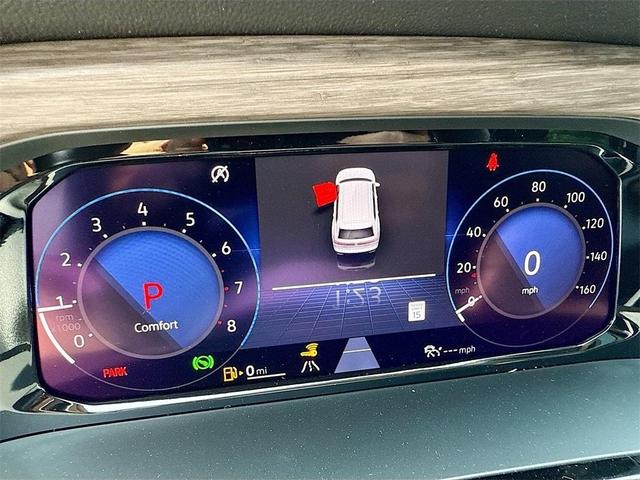Photo of 2025 Opal White Pearl Effect Volkswagen Atlas