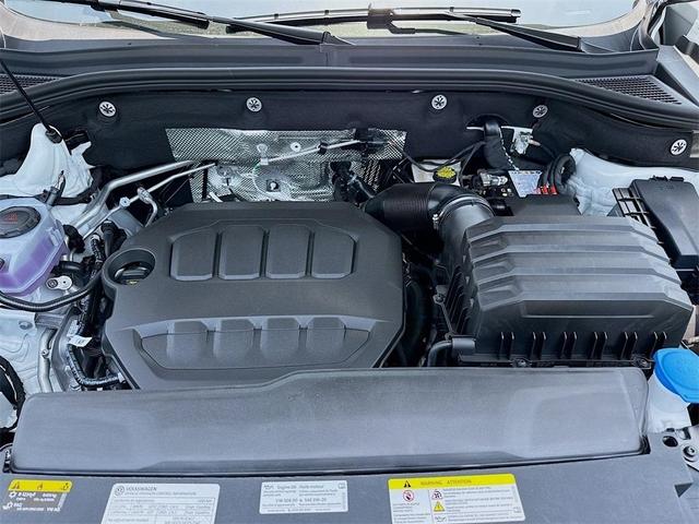 Photo of 2025 Opal White Pearl Effect Volkswagen Atlas
