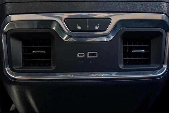 Photo of 2024 Onyx Black GMC Sierra 1500