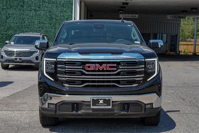 Photo of 2024 Onyx Black GMC Sierra 1500