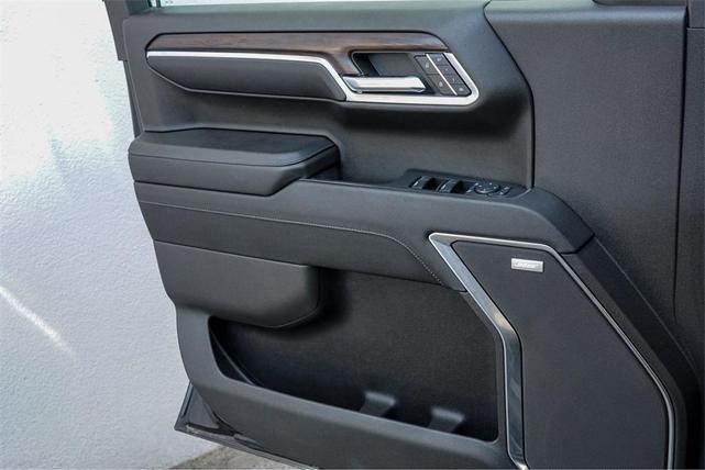 Photo of 2024 Onyx Black GMC Sierra 1500
