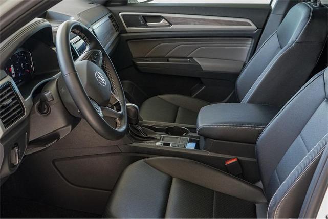 Photo of 2023 Pure White Volkswagen Atlas Cross Sport