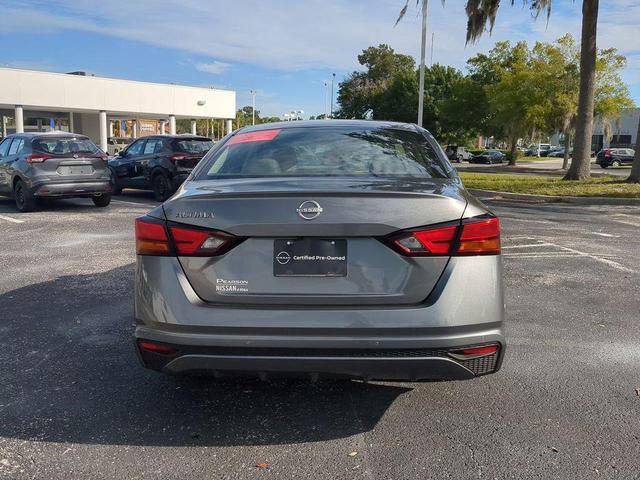 Photo of 2024 Gun Metallic Nissan Altima