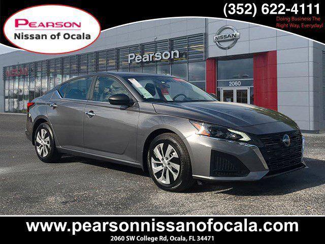 Photo of 2024 Gun Metallic Nissan Altima