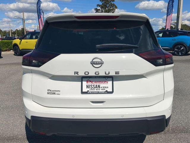 Photo of 2026 Glacier White Nissan Rogue