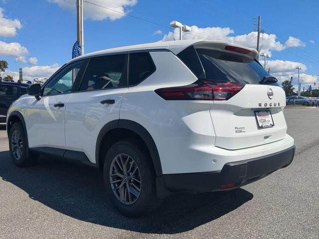 Photo of 2026 Glacier White Nissan Rogue