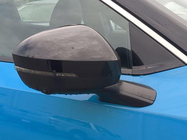 Photo of 2025 Arctic Ice Blue Metallic/Super Black Nissan Kicks