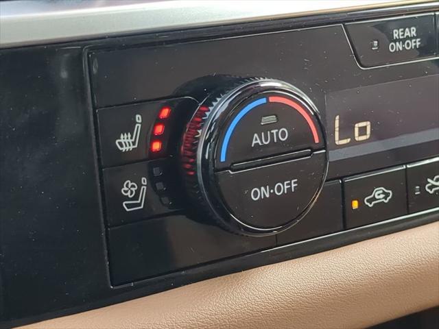 Photo of 2024 Gun Metallic Nissan Pathfinder