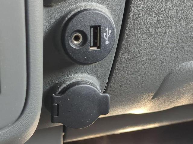 Photo of 2021 Magnetic Black Pearl Nissan Frontier