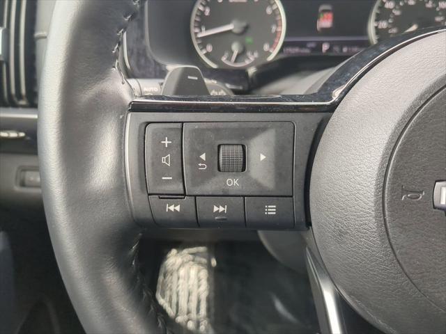 Photo of 2023 Pearl White Tricoat Nissan Pathfinder