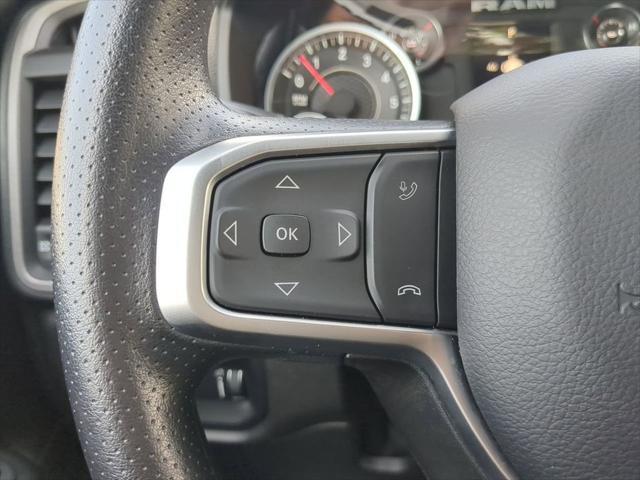 Photo of 2025 Diamond Black Crystal Pearlcoat RAM 1500
