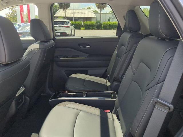 Photo of 2025 Gun Metallic Nissan Pathfinder