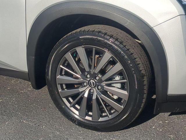 Photo of 2022 Brilliant Silver Metallic Nissan Pathfinder