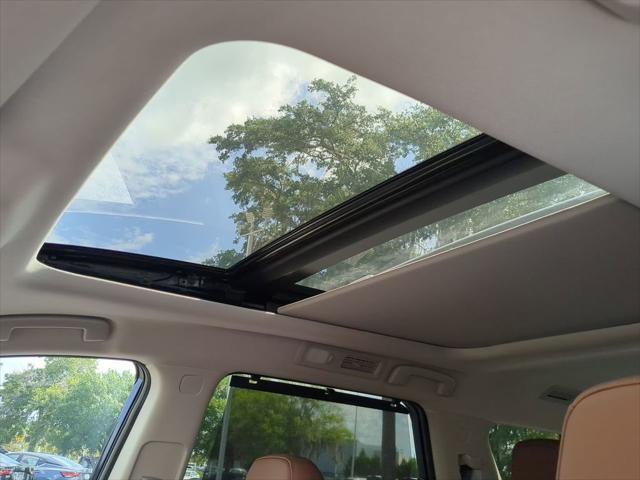 Photo of 2024 Deep Ocean Blue Pearl Nissan Pathfinder