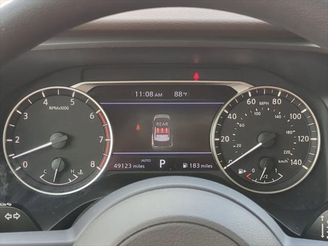 Photo of 2023 Glacier White Nissan Rogue