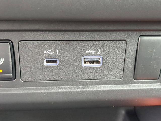 Photo of 2025 Glacier White Nissan Frontier
