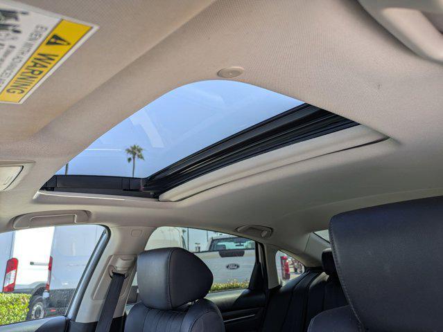 Photo of 2018 Platinum White Pearl Honda Accord