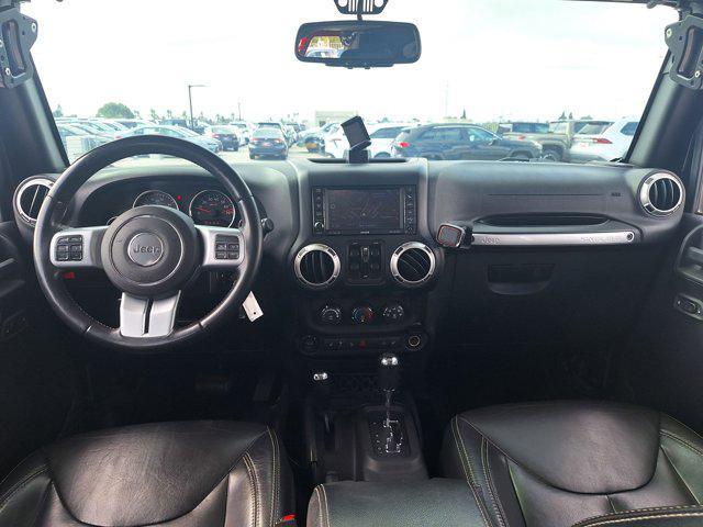 Photo of 2015 Black Clearcoat Jeep Wrangler Unlimited