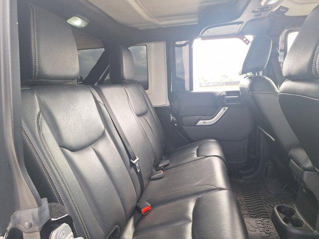 Photo of 2015 Black Clearcoat Jeep Wrangler Unlimited
