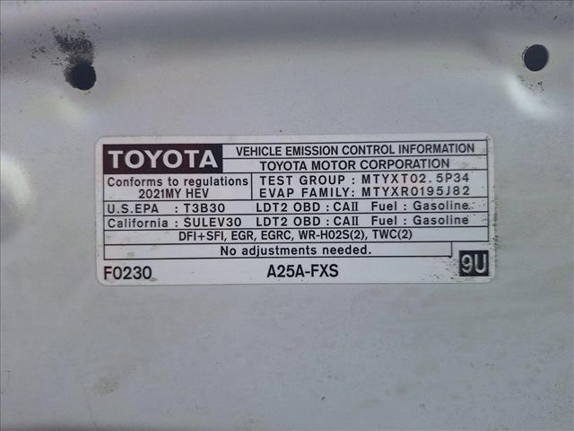 Photo of 2021 Super White Toyota Sienna