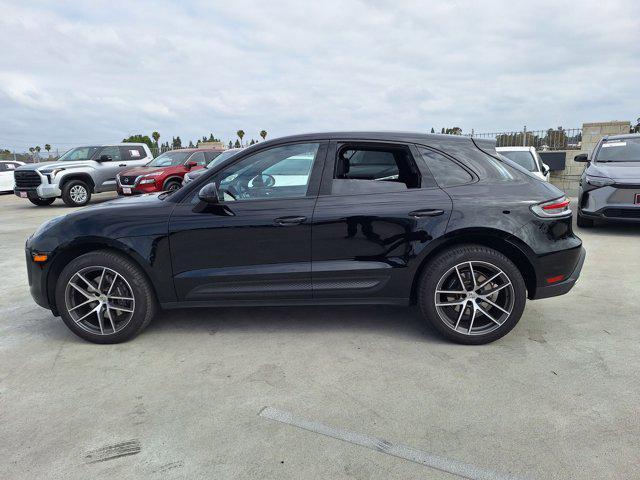 Photo of 2022 Black Porsche Macan