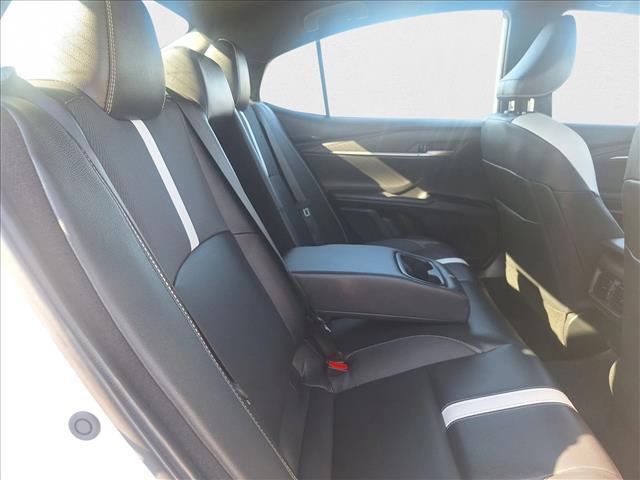 Photo of 2025 Ice Cap Toyota Camry