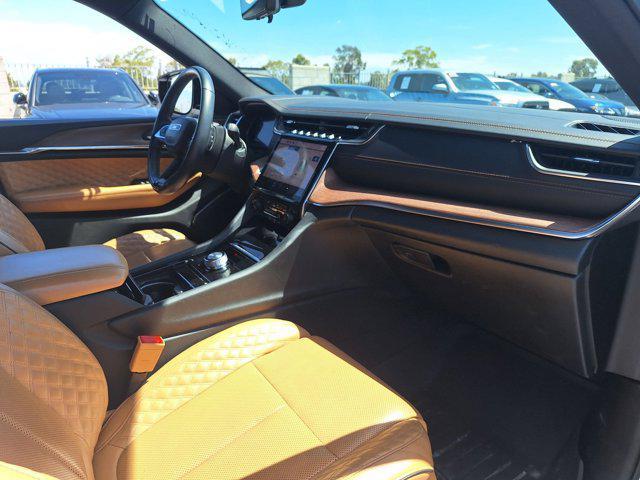 Photo of 2022 Bright White Clearcoat Jeep Grand Cherokee L