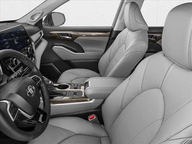 Photo of 2025 Wind Chill Pearl Toyota Highlander Hybrid