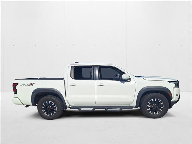 Photo of 2022 Glacier White Nissan Frontier