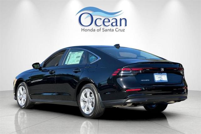 Photo of 2025 Crystal Black Pearl Honda Accord
