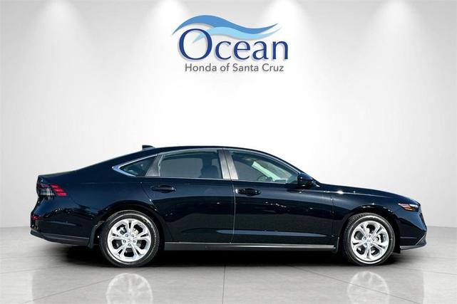 Photo of 2025 Crystal Black Pearl Honda Accord
