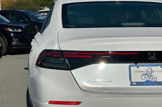 Photo of 2025 Platinum White Pearl Honda Accord