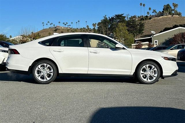 Photo of 2025 Platinum White Pearl Honda Accord
